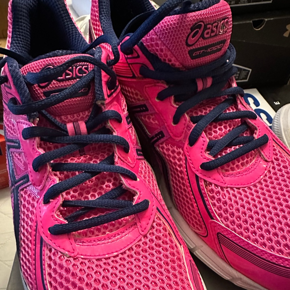 ASICS GT-1000